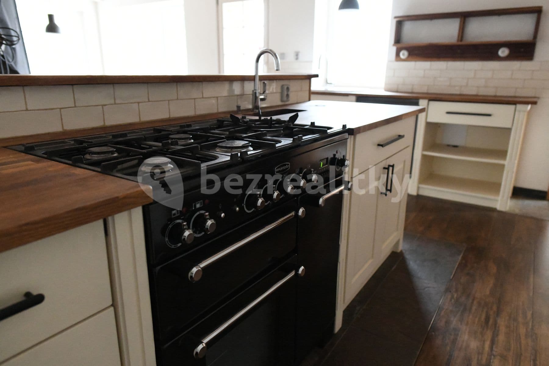 2 bedroom with open-plan kitchen flat to rent, 120 m², Ant. Škváry, Kladno, Středočeský Region 2 bedroom with open-plan kitchen flat to rent, 120 m², Ant. Škváry, Kladno, Středočeský Region