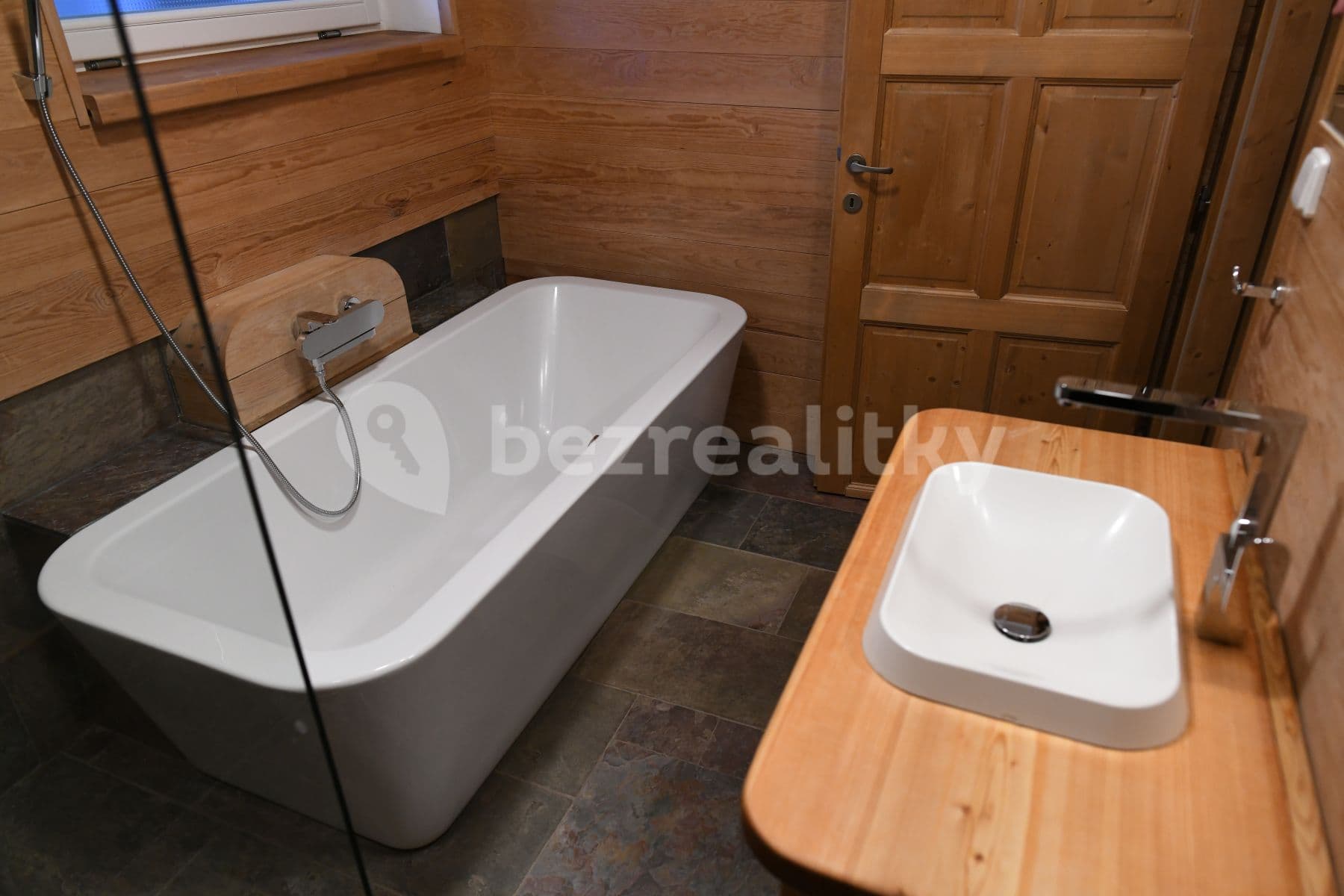2 bedroom with open-plan kitchen flat to rent, 120 m², Ant. Škváry, Kladno, Středočeský Region 2 bedroom with open-plan kitchen flat to rent, 120 m², Ant. Škváry, Kladno, Středočeský Region