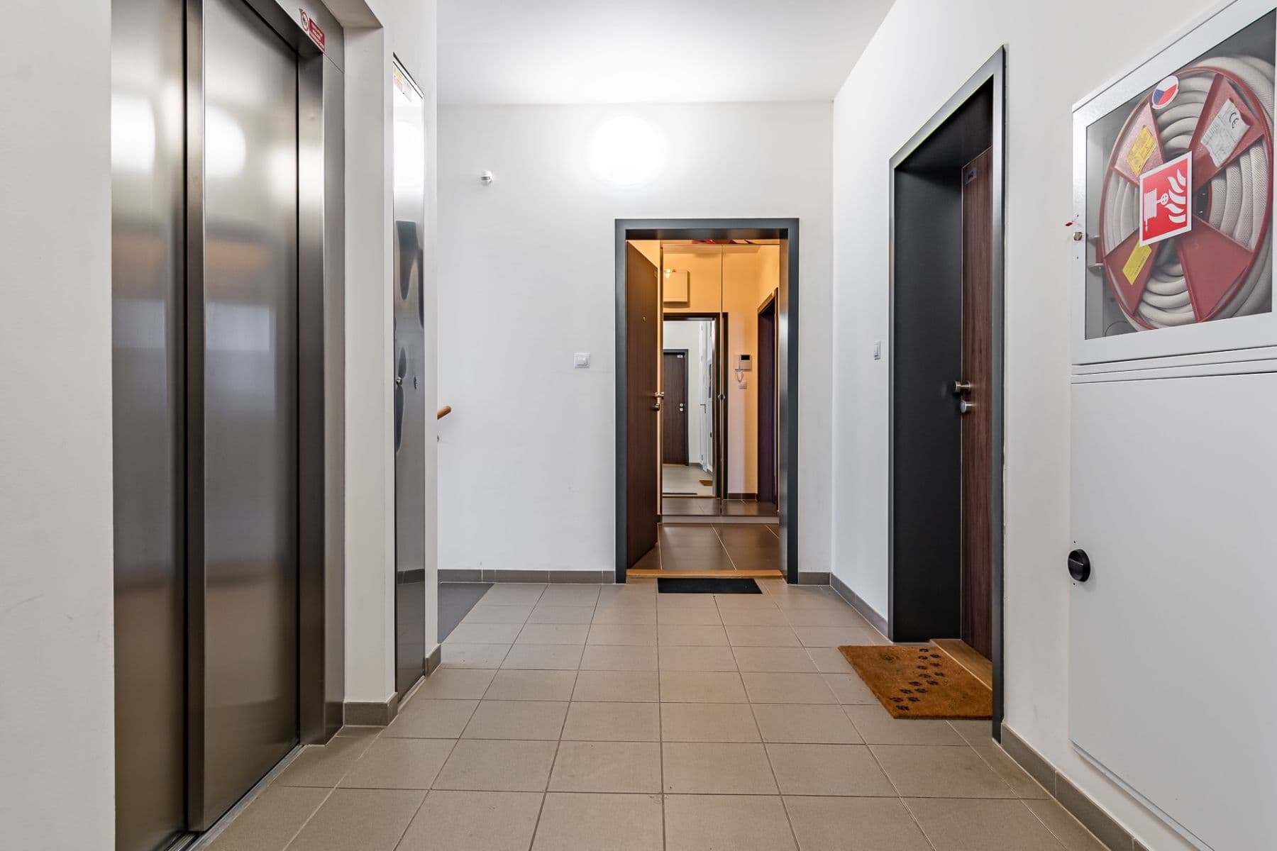 1 bedroom with open-plan kitchen flat to rent, 66 m², T. G. Masaryka, Horoměřice, Středočeský Region 1 bedroom with open-plan kitchen flat to rent, 66 m², T. G. Masaryka, Horoměřice, Středočeský Region