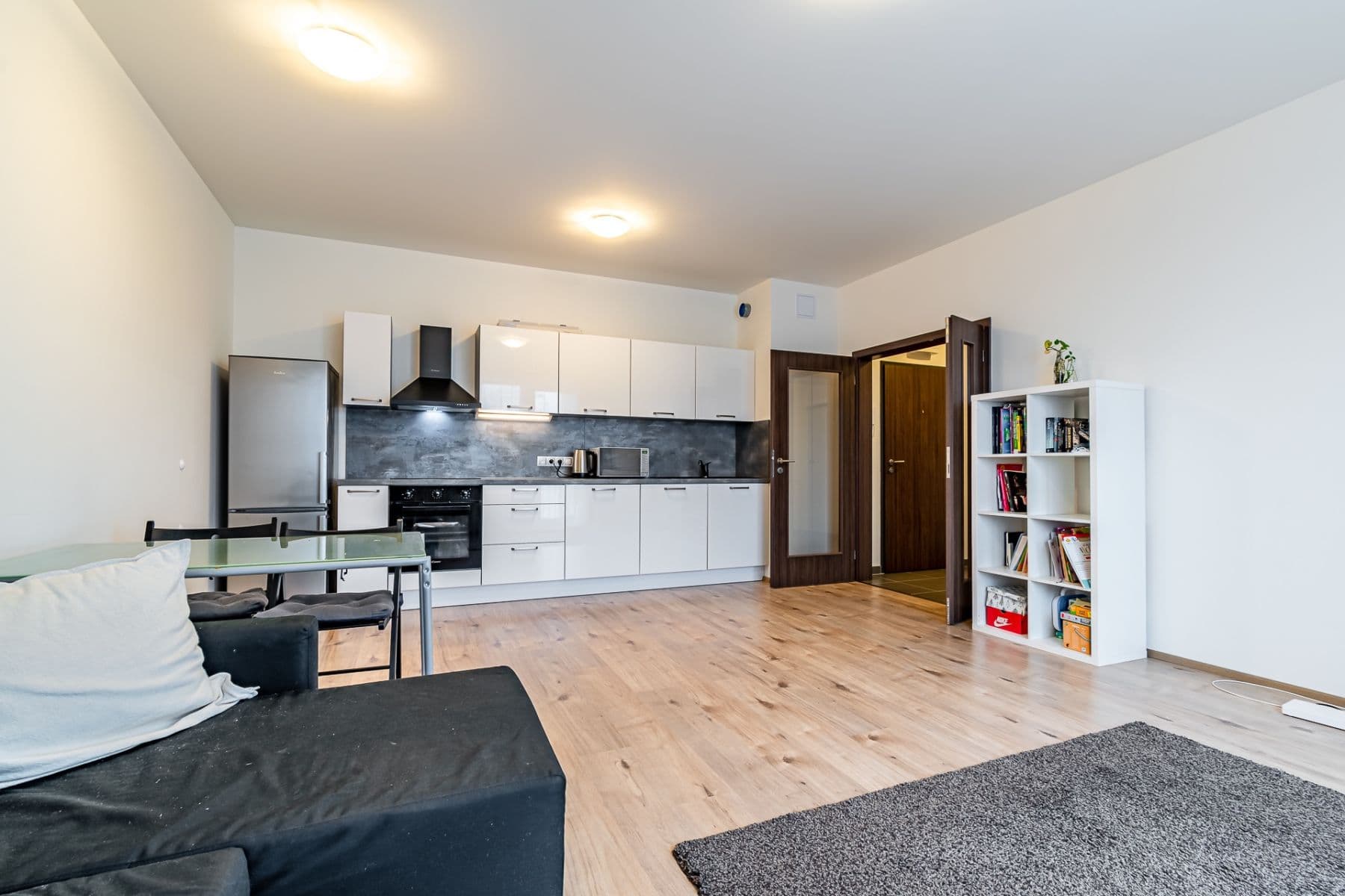 1 bedroom with open-plan kitchen flat to rent, 66 m², T. G. Masaryka, Horoměřice, Středočeský Region 1 bedroom with open-plan kitchen flat to rent, 66 m², T. G. Masaryka, Horoměřice, Středočeský Region