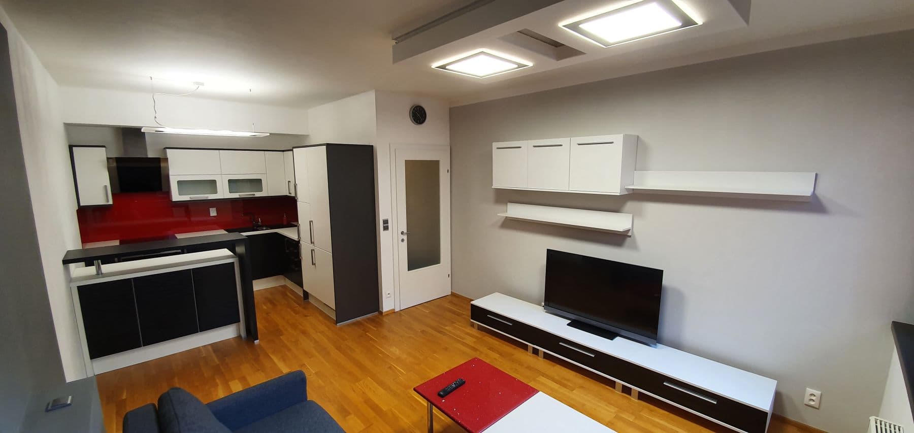 1 bedroom with open-plan kitchen flat to rent, 64 m², V Přístavu, Prague, Prague 1 bedroom with open-plan kitchen flat to rent, 64 m², V Přístavu, Prague, Prague