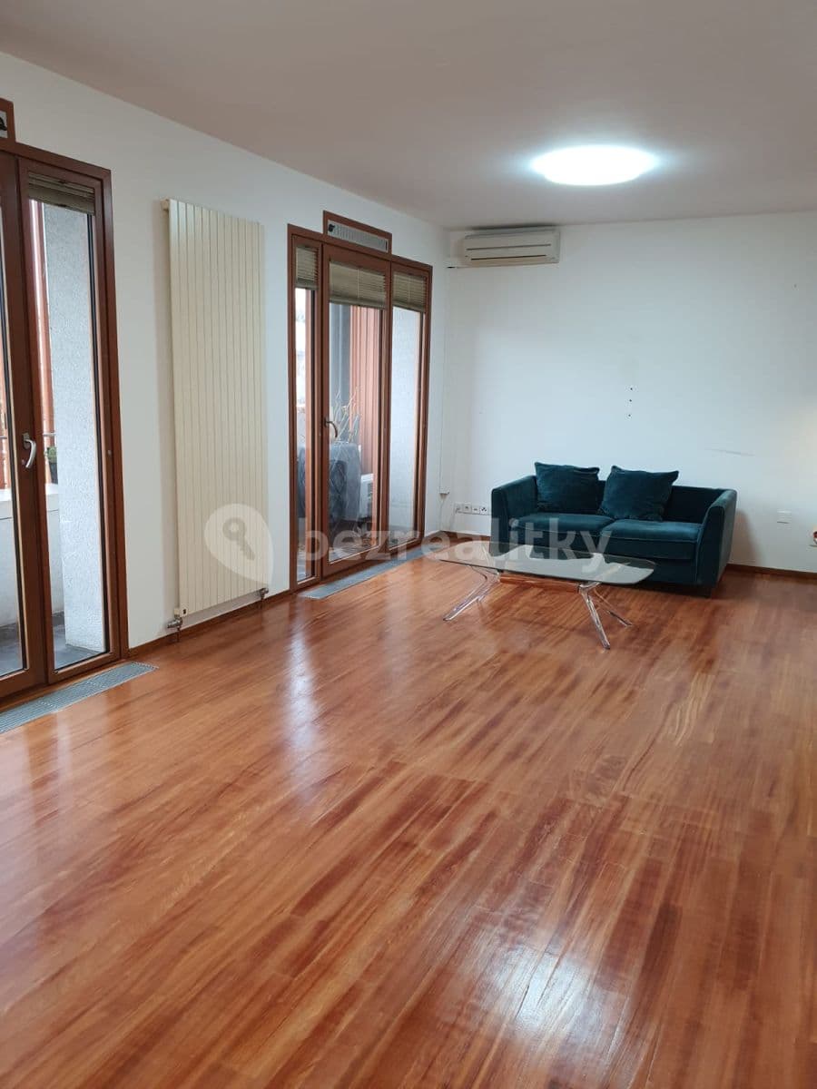 1 bedroom with open-plan kitchen flat to rent, 74 m², Pod Kaštany, Prague, Prague 1 bedroom with open-plan kitchen flat to rent, 74 m², Pod Kaštany, Prague, Prague