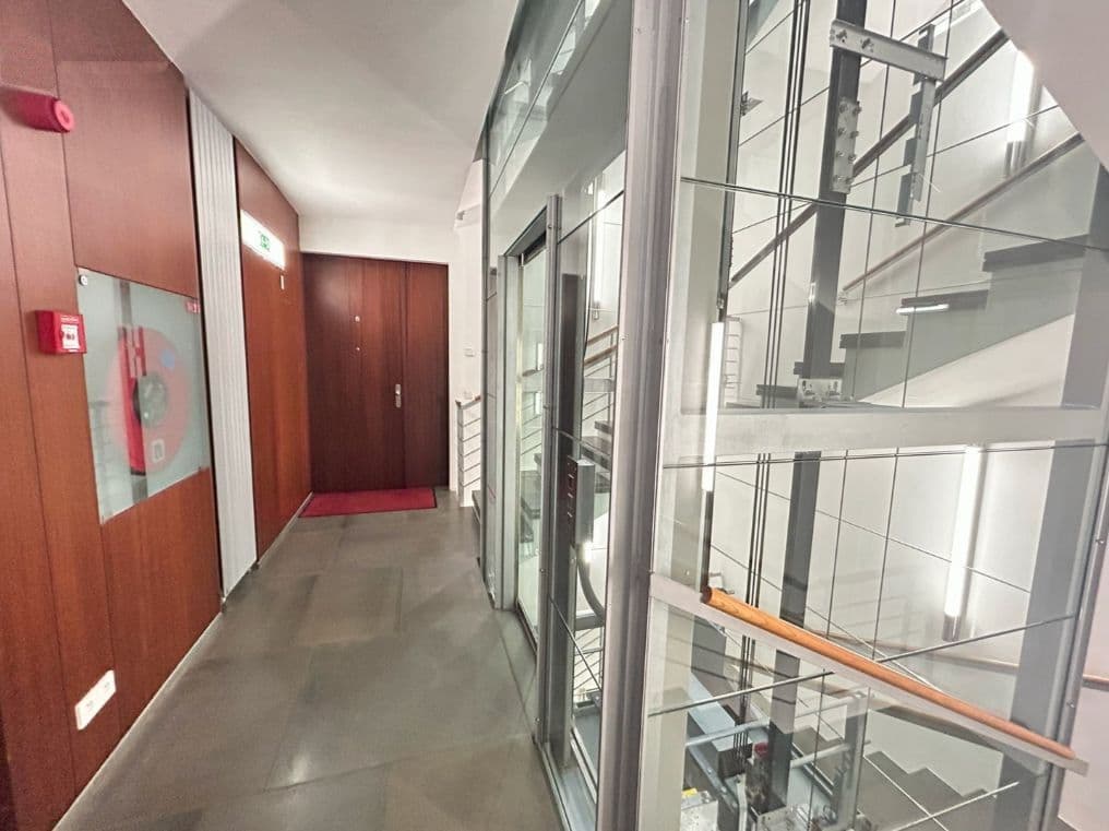 1 bedroom with open-plan kitchen flat to rent, 74 m², Pod Kaštany, Prague, Prague 1 bedroom with open-plan kitchen flat to rent, 74 m², Pod Kaštany, Prague, Prague