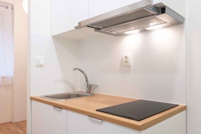 Studio flat to rent, 24 m², Kouřimská, Prague, Prague Studio flat to rent, 24 m², Kouřimská, Prague, Prague