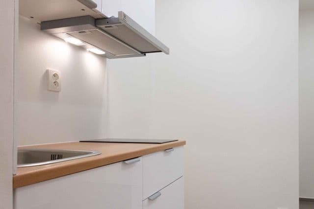 Studio flat to rent, 24 m², Kouřimská, Prague, Prague Studio flat to rent, 24 m², Kouřimská, Prague, Prague