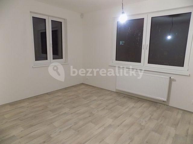 3 bedroom flat to rent, 90 m², Svatopluka Čecha, Čelákovice, Středočeský Region