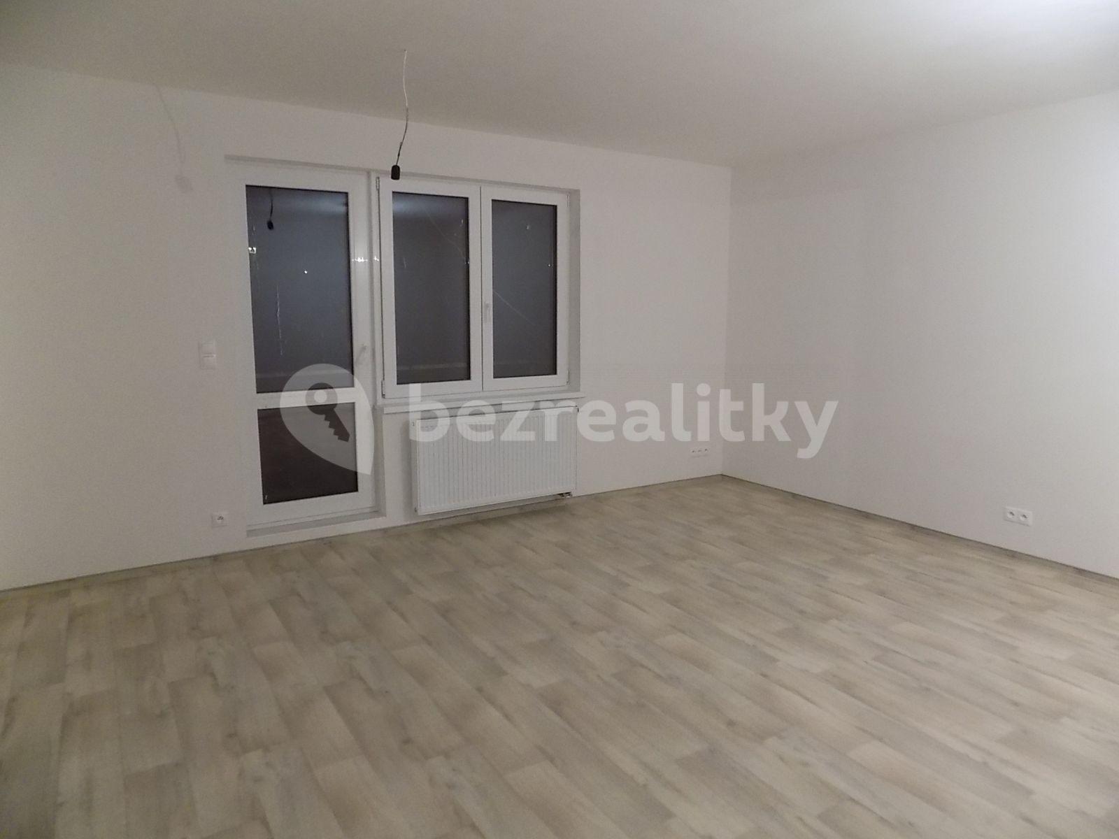 3 bedroom flat to rent, 90 m², Svatopluka Čecha, Čelákovice, Středočeský Region