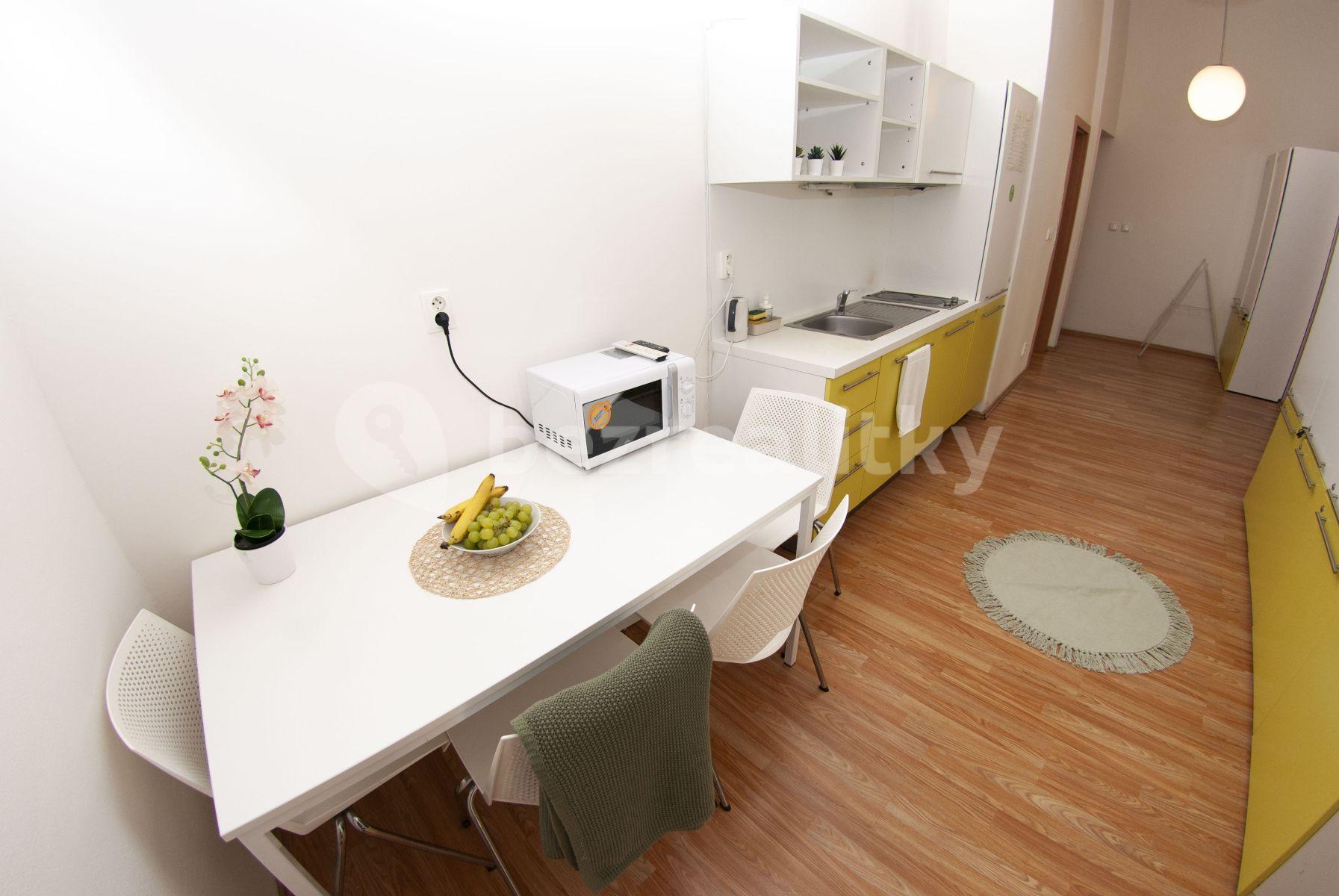 3 bedroom flat to rent, 55 m², Běhounská, Brno, Jihomoravský Region