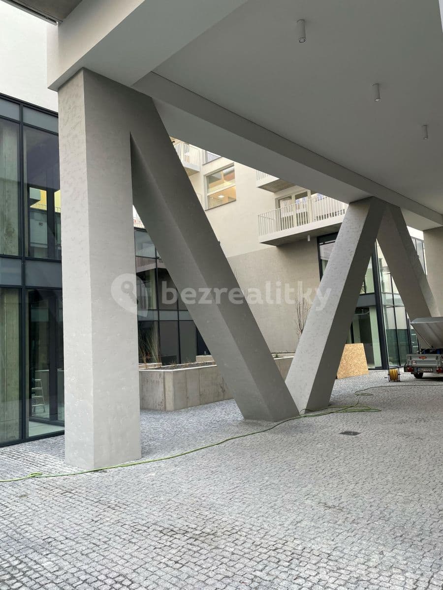 Studio flat to rent, 30 m², Křižíkova, Prague, Prague Studio flat to rent, 30 m², Křižíkova, Prague, Prague