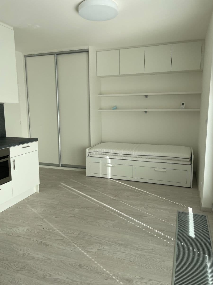 Studio flat to rent, 30 m², Křižíkova, Prague, Prague Studio flat to rent, 30 m², Křižíkova, Prague, Prague