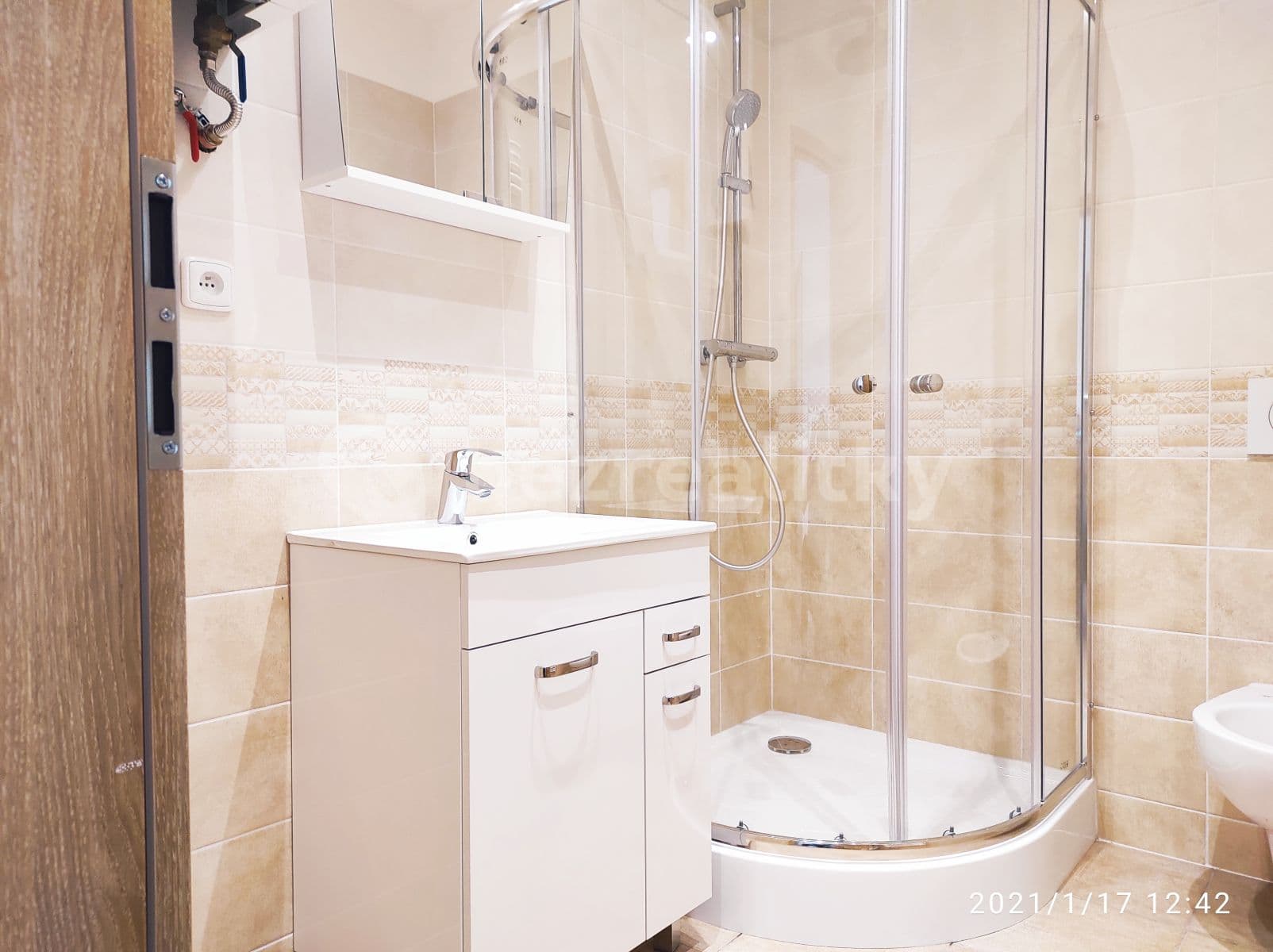 1 bedroom with open-plan kitchen flat to rent, 50 m², Hrdlořezská, Prague, Prague 1 bedroom with open-plan kitchen flat to rent, 50 m², Hrdlořezská, Prague, Prague