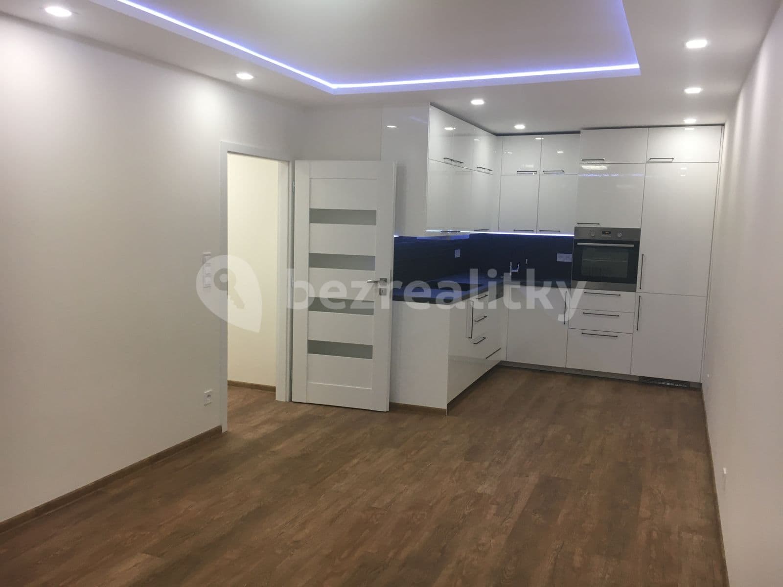 1 bedroom with open-plan kitchen flat to rent, 45 m², Nevanova, Prague, Prague 1 bedroom with open-plan kitchen flat to rent, 45 m², Nevanova, Prague, Prague