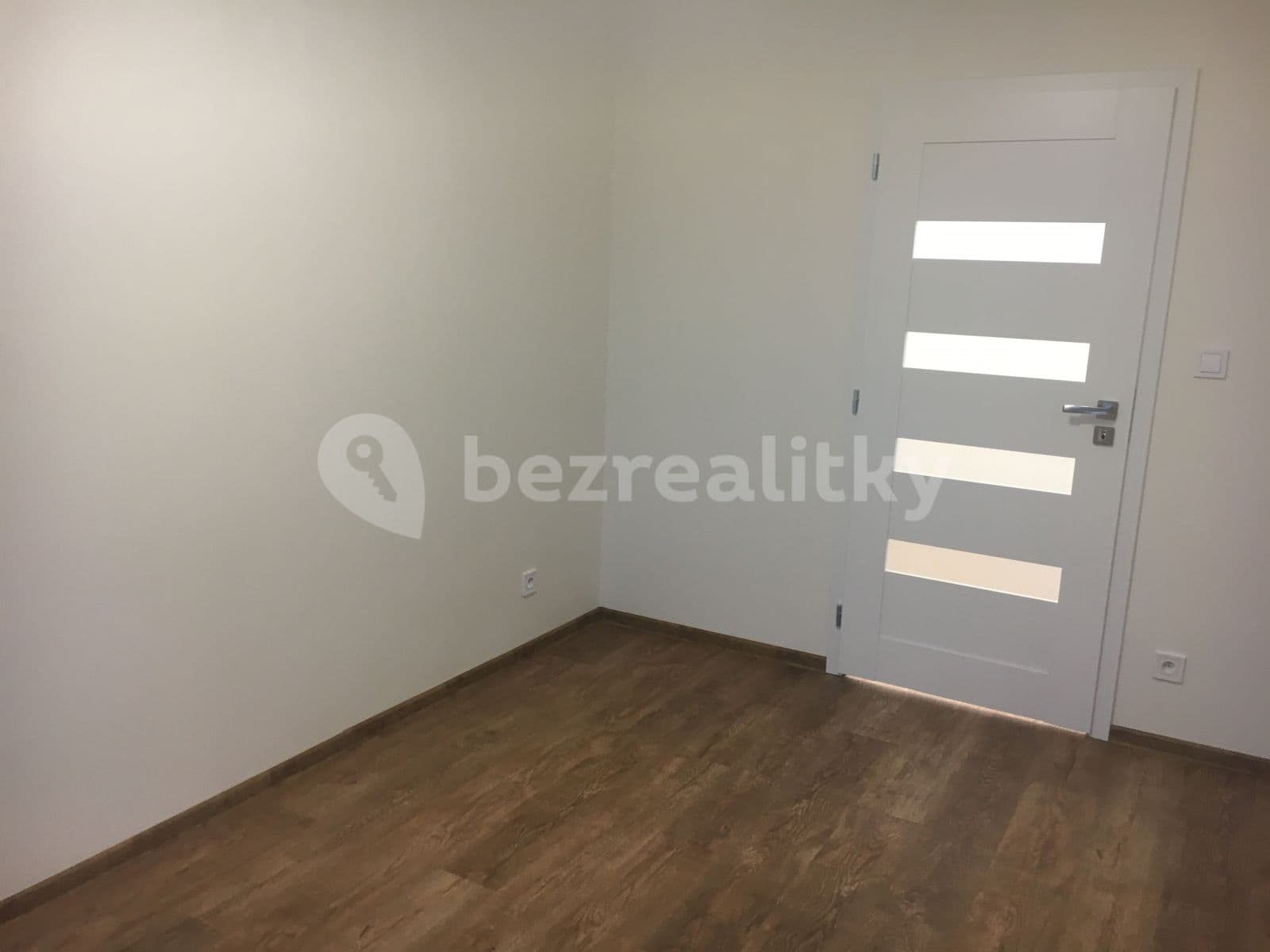 1 bedroom with open-plan kitchen flat to rent, 45 m², Nevanova, Prague, Prague 1 bedroom with open-plan kitchen flat to rent, 45 m², Nevanova, Prague, Prague