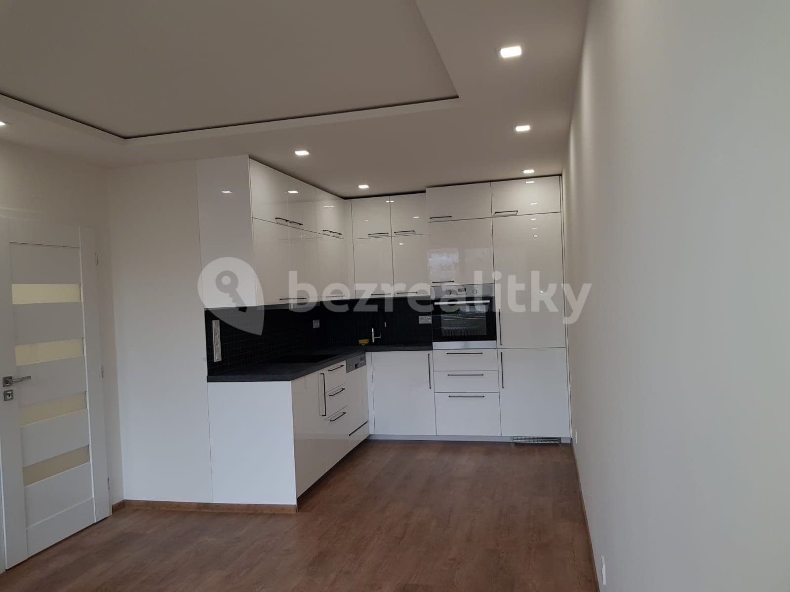 1 bedroom with open-plan kitchen flat to rent, 45 m², Nevanova, Prague, Prague 1 bedroom with open-plan kitchen flat to rent, 45 m², Nevanova, Prague, Prague