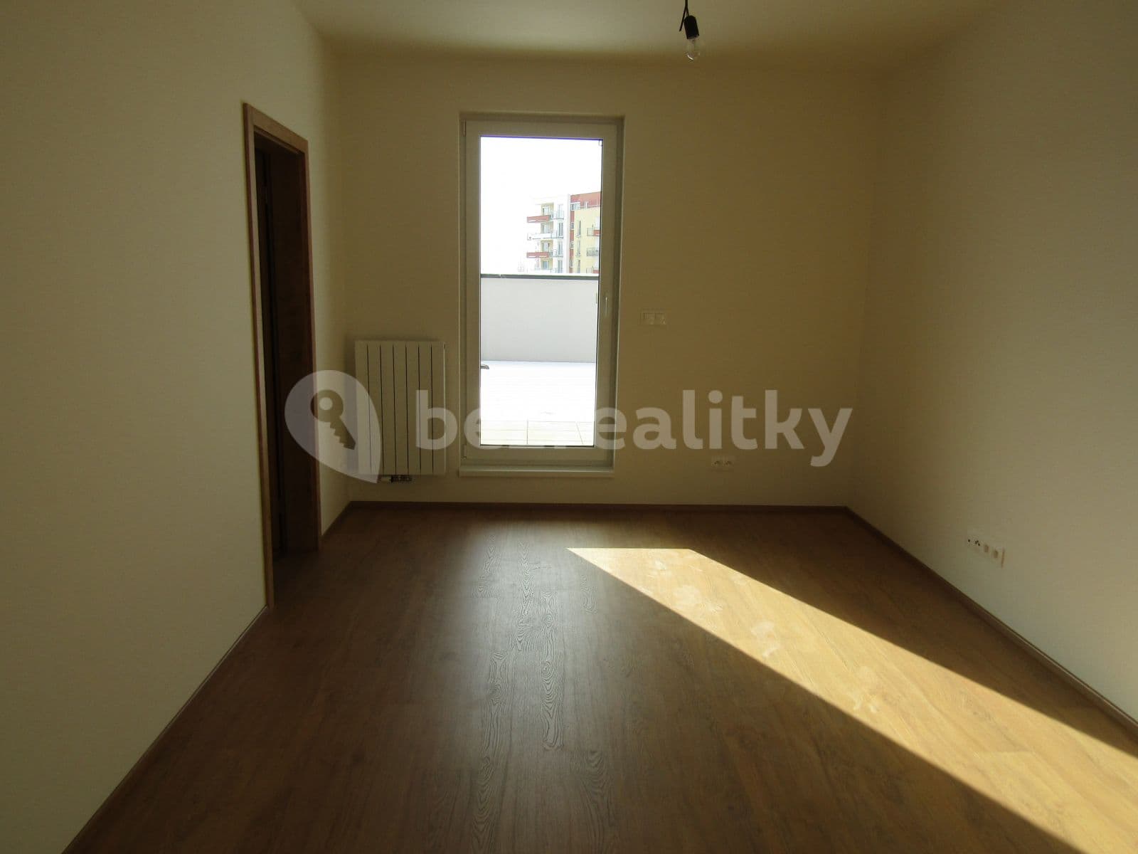 3 bedroom with open-plan kitchen flat to rent, 118 m², Škrábkových, Prague, Prague 3 bedroom with open-plan kitchen flat to rent, 118 m², Škrábkových, Prague, Prague