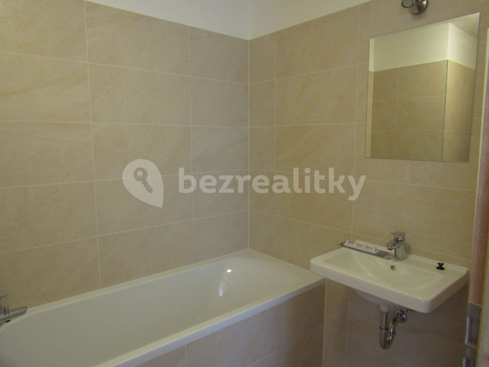 3 bedroom with open-plan kitchen flat to rent, 118 m², Škrábkových, Prague, Prague 3 bedroom with open-plan kitchen flat to rent, 118 m², Škrábkových, Prague, Prague