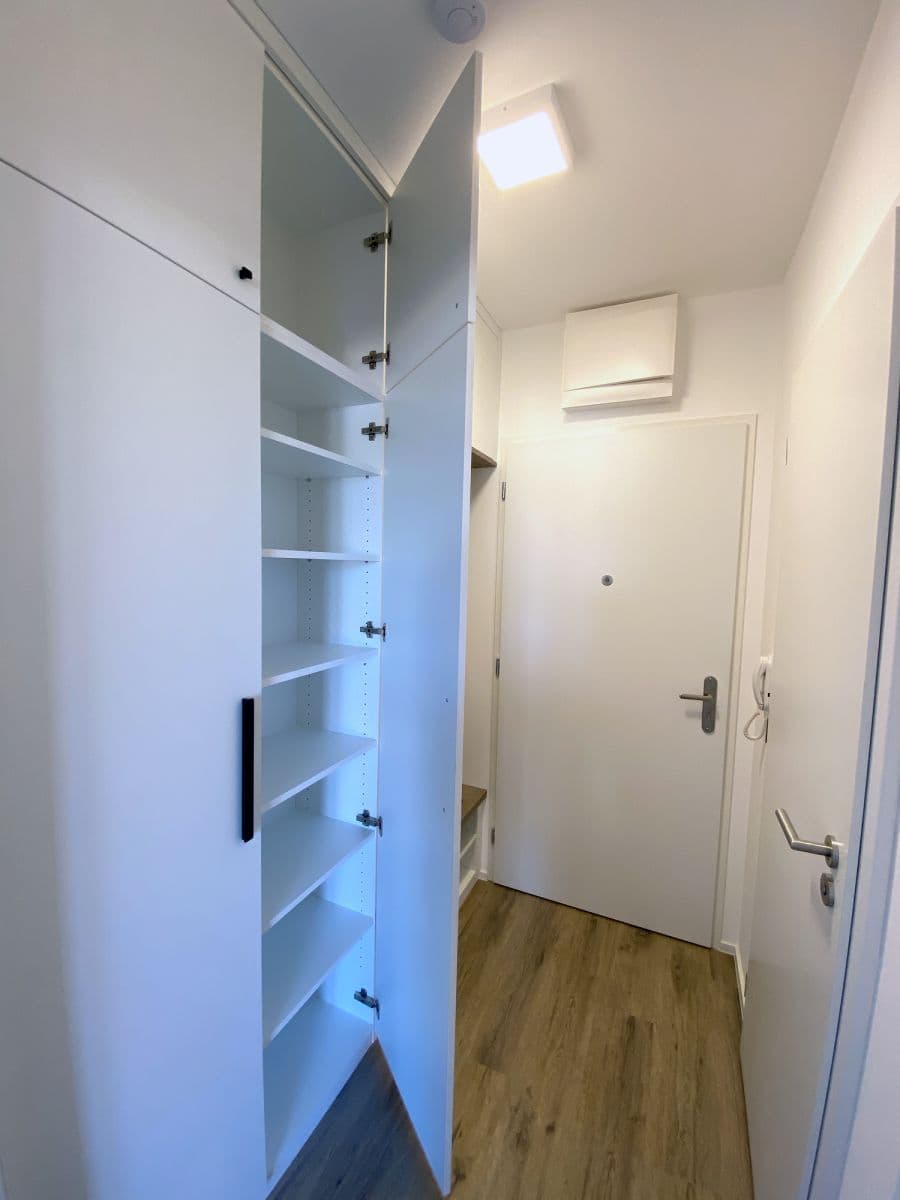 Small studio flat to rent, 21 m², Chaloupkova, Brno, Jihomoravský Region Small studio flat to rent, 21 m², Chaloupkova, Brno, Jihomoravský Region