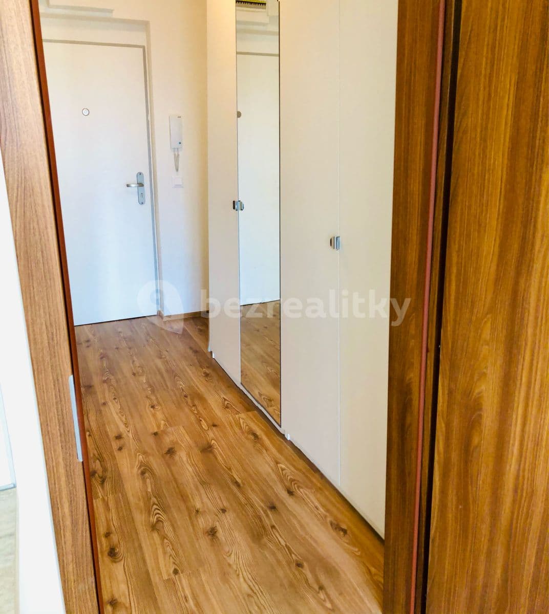 Studio flat to rent, 30 m², Na Spravedlnosti, Pardubice, Pardubický Region Studio flat to rent, 30 m², Na Spravedlnosti, Pardubice, Pardubický Region