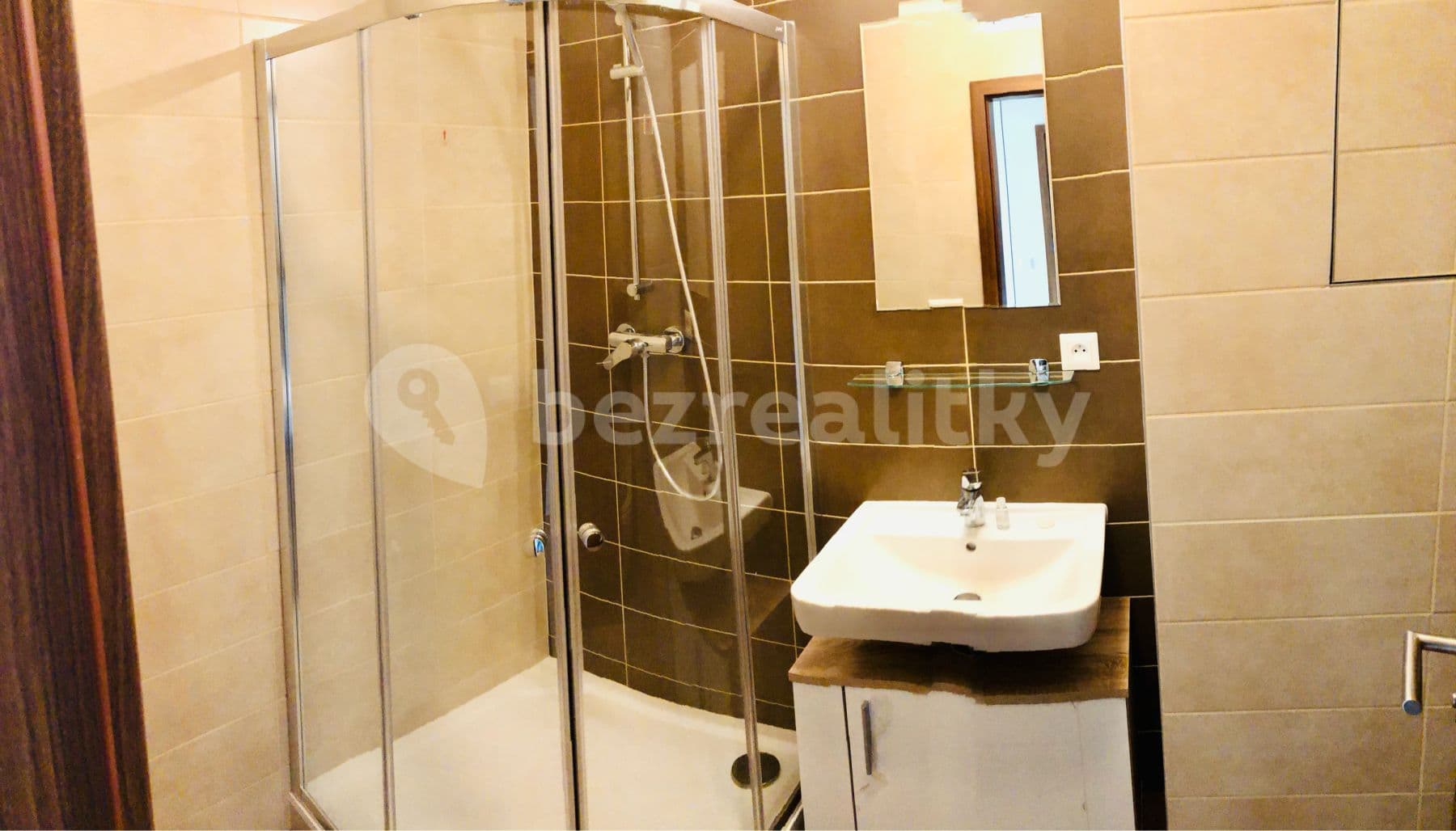 Studio flat to rent, 30 m², Na Spravedlnosti, Pardubice, Pardubický Region Studio flat to rent, 30 m², Na Spravedlnosti, Pardubice, Pardubický Region