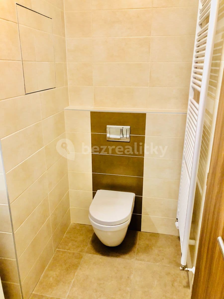 Studio flat to rent, 30 m², Na Spravedlnosti, Pardubice, Pardubický Region Studio flat to rent, 30 m², Na Spravedlnosti, Pardubice, Pardubický Region
