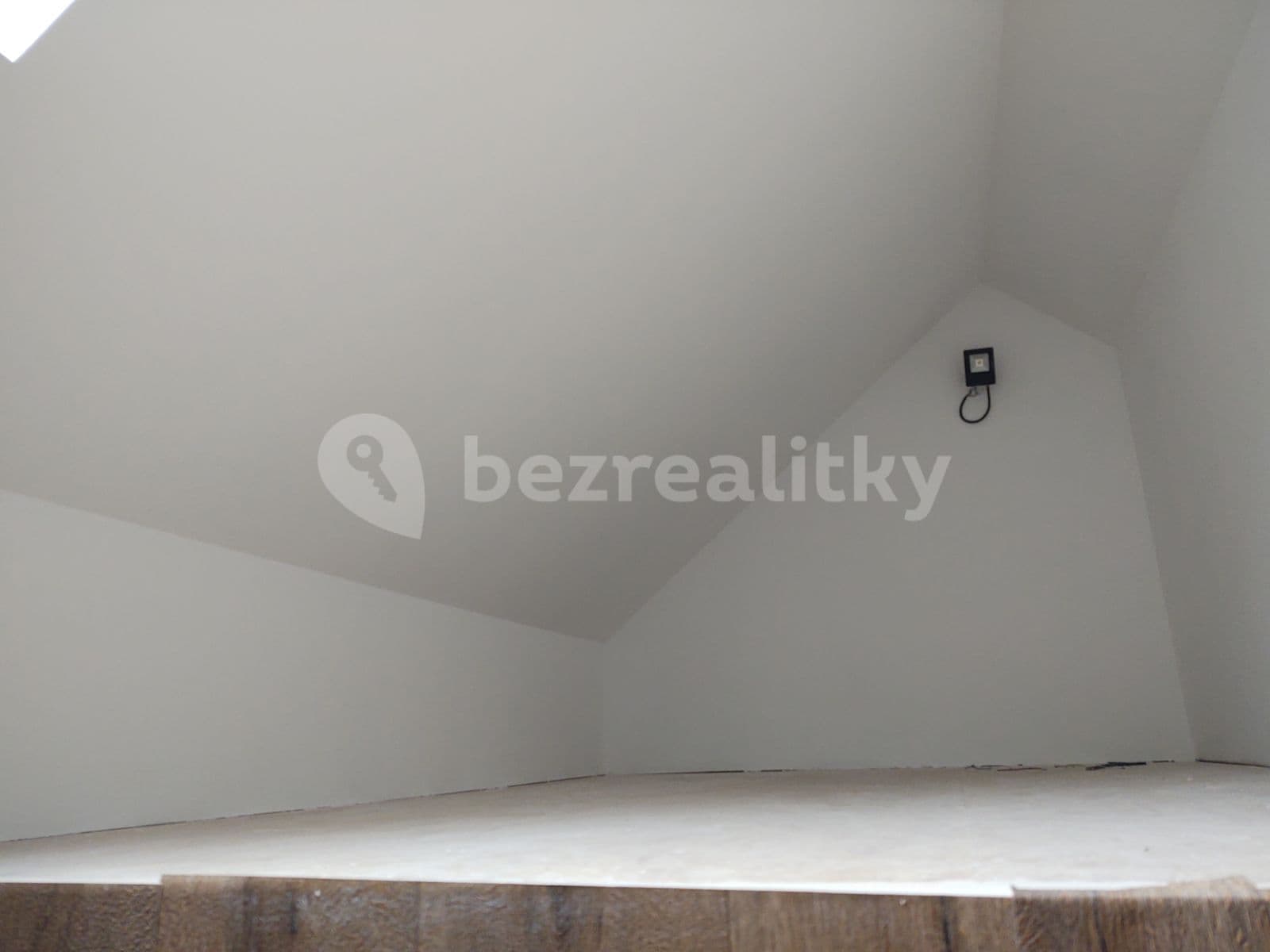 2 bedroom with open-plan kitchen flat to rent, 90 m², Komenského, Řevnice, Středočeský Region 2 bedroom with open-plan kitchen flat to rent, 90 m², Komenského, Řevnice, Středočeský Region