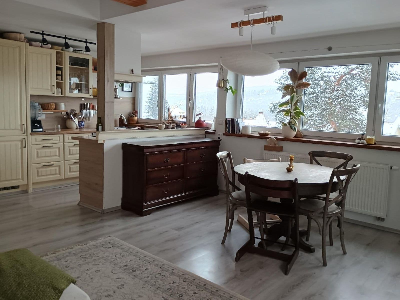 2 bedroom with open-plan kitchen flat to rent, 90 m², Komenského, Řevnice, Středočeský Region 2 bedroom with open-plan kitchen flat to rent, 90 m², Komenského, Řevnice, Středočeský Region