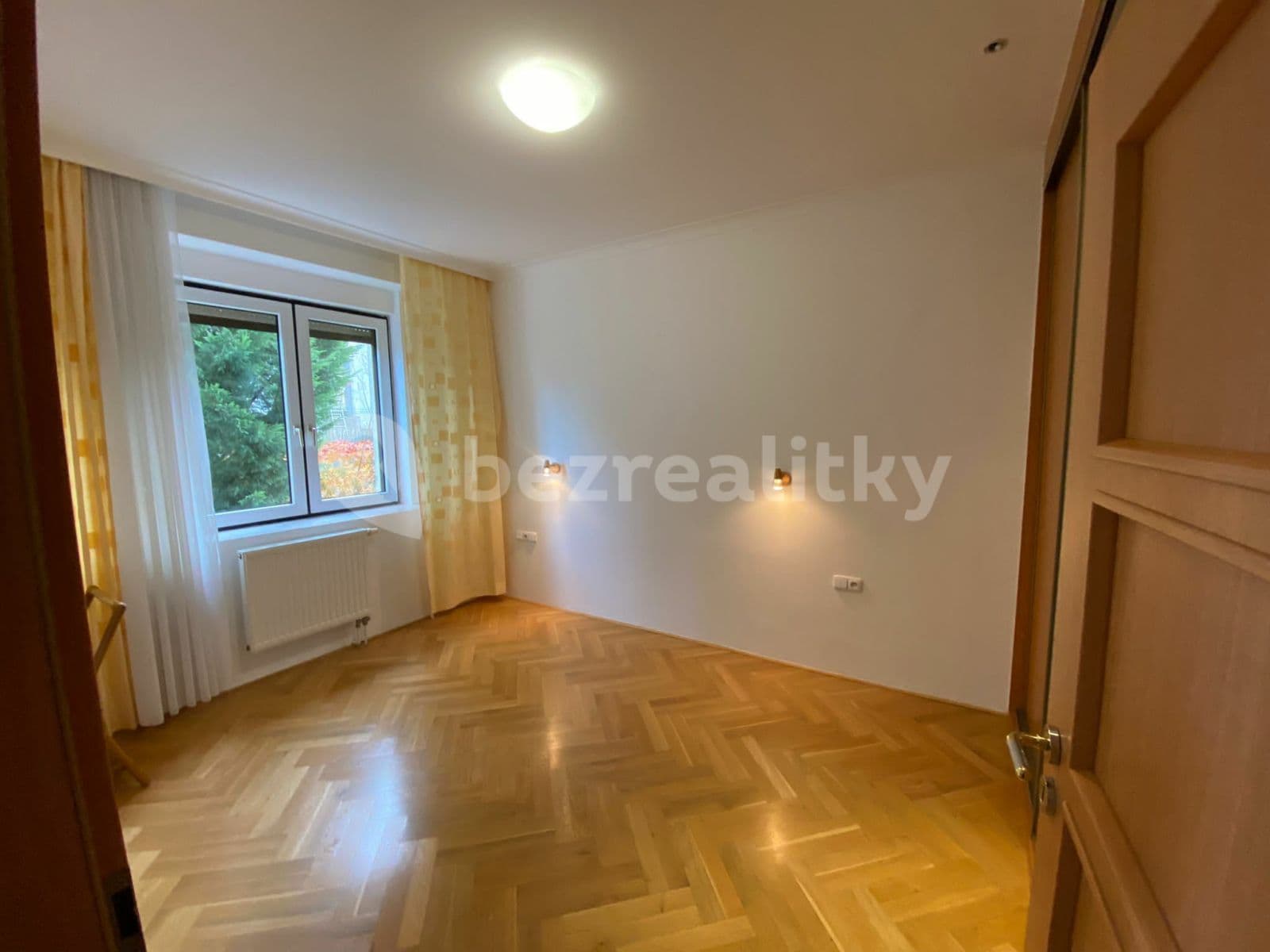 1 bedroom with open-plan kitchen flat to rent, 53 m², Pod Kesnerkou, Prague, Prague 1 bedroom with open-plan kitchen flat to rent, 53 m², Pod Kesnerkou, Prague, Prague