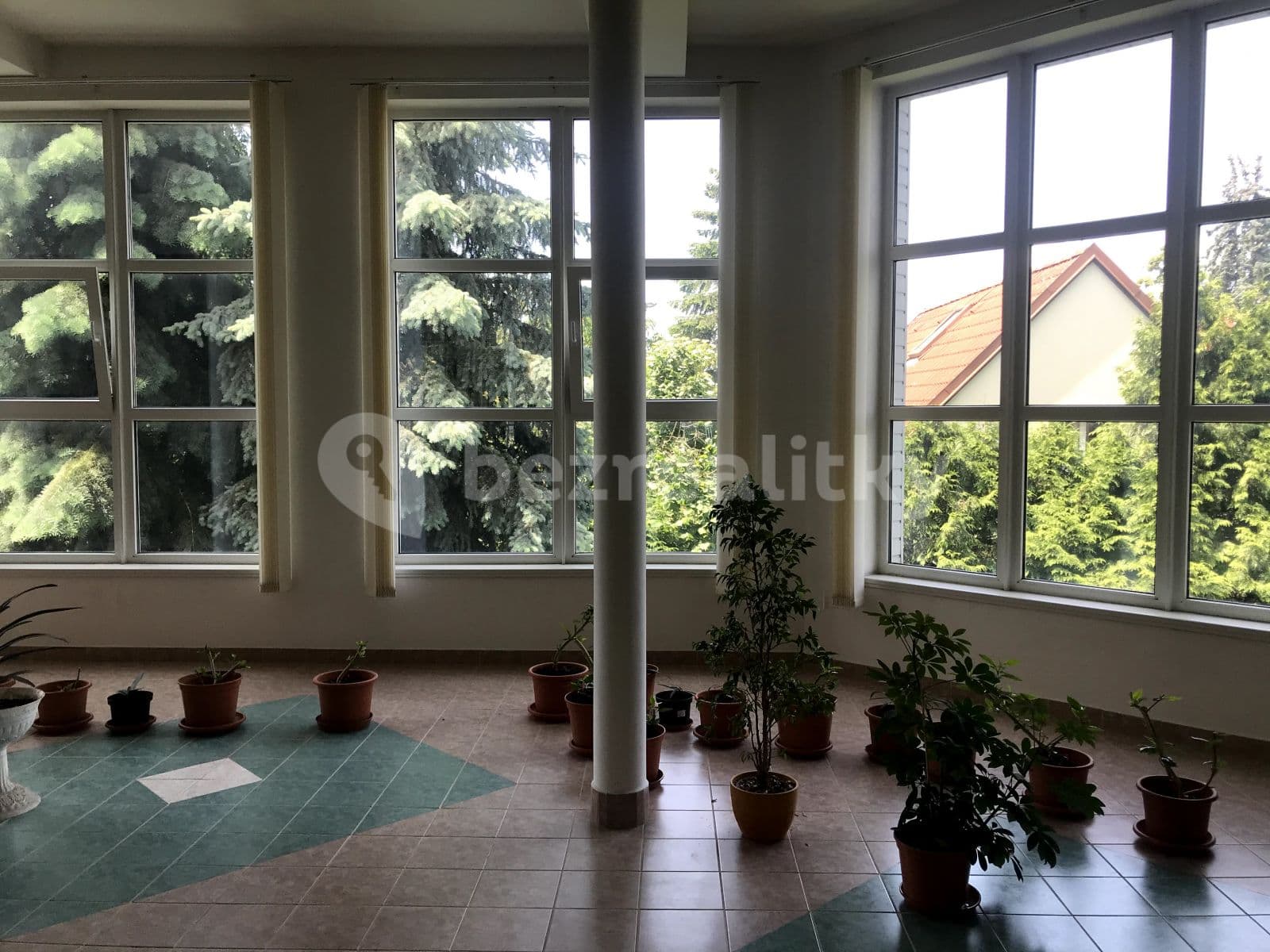 Studio flat to rent, 20 m², U Křížku, Průhonice, Středočeský Region Studio flat to rent, 20 m², U Křížku, Průhonice, Středočeský Region