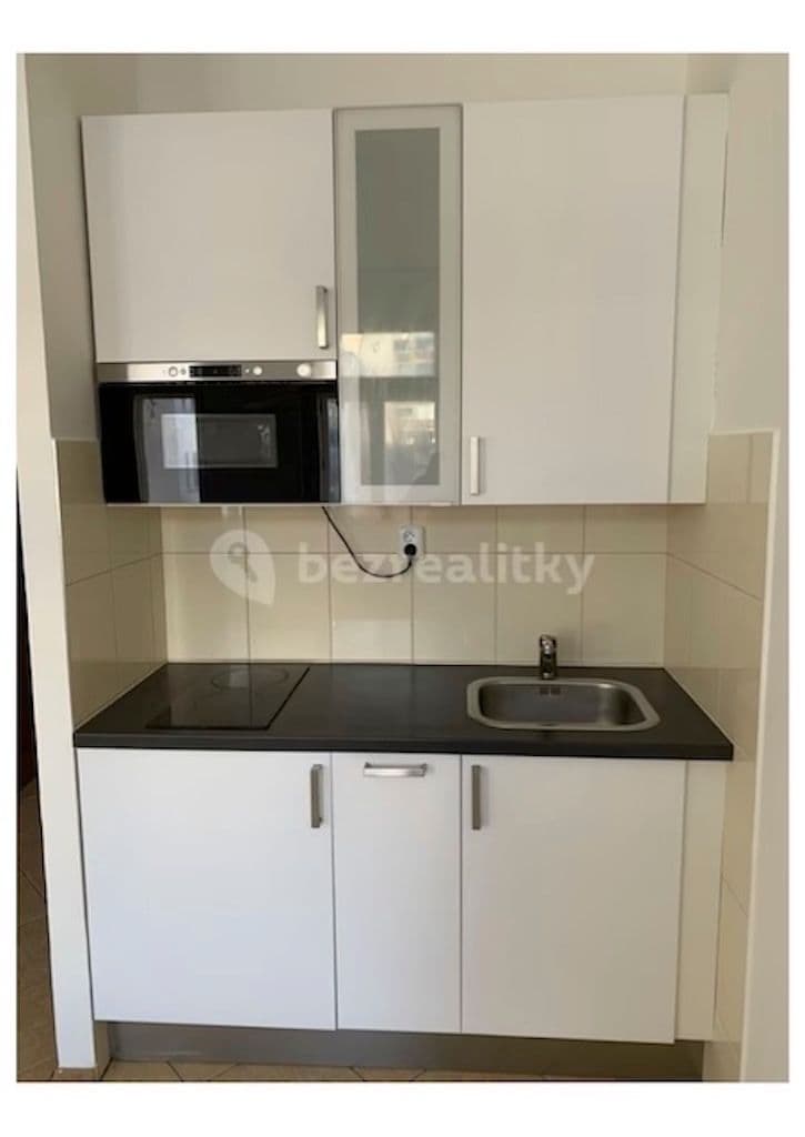 Studio flat to rent, 21 m², Bořivojova, Prague, Prague Studio flat to rent, 21 m², Bořivojova, Prague, Prague