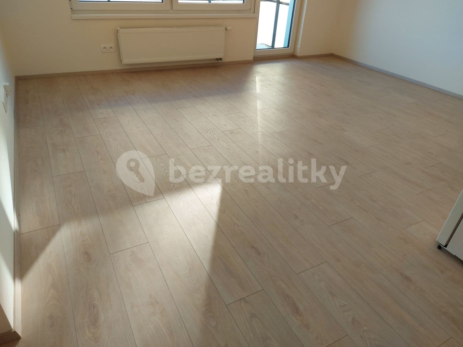 Small studio flat to rent, 33 m², Šífařská, Prague, Prague