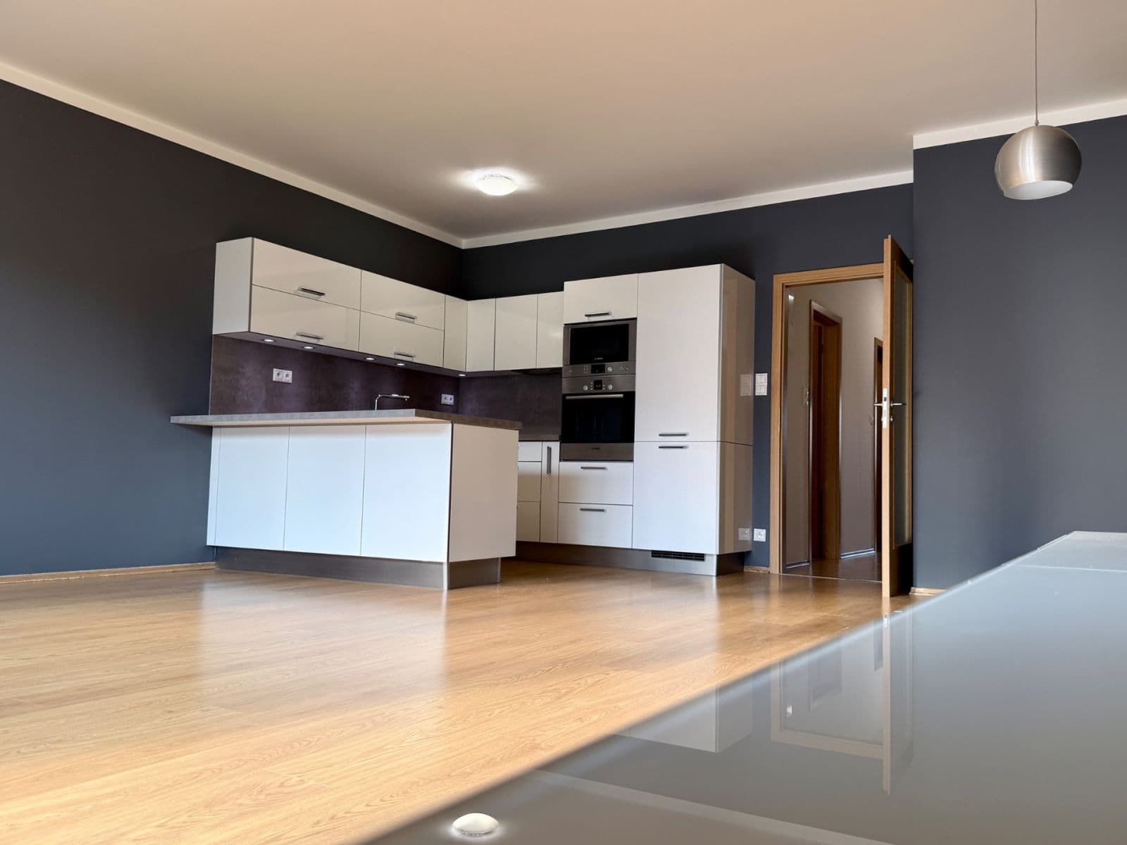 2 bedroom with open-plan kitchen flat to rent, 92 m², Kytlická, Prague, Prague 2 bedroom with open-plan kitchen flat to rent, 92 m², Kytlická, Prague, Prague