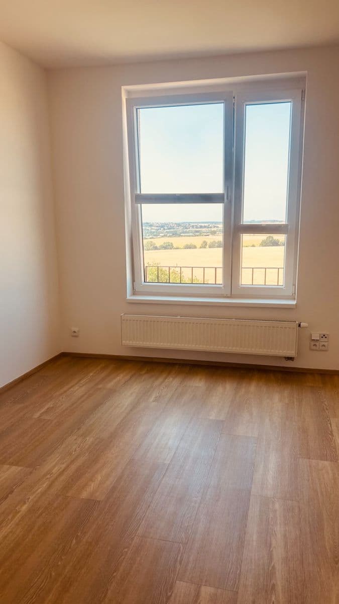 3 bedroom with open-plan kitchen flat to rent, 120 m², Medunova, Prague, Prague 3 bedroom with open-plan kitchen flat to rent, 120 m², Medunova, Prague, Prague
