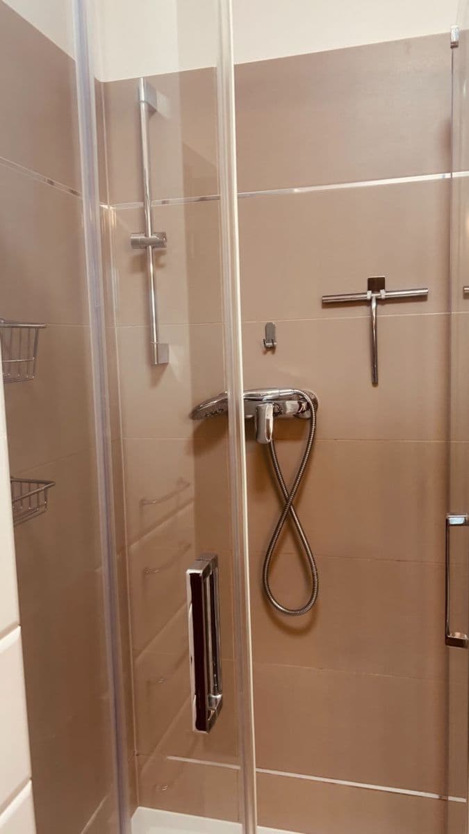 3 bedroom with open-plan kitchen flat to rent, 120 m², Medunova, Prague, Prague 3 bedroom with open-plan kitchen flat to rent, 120 m², Medunova, Prague, Prague