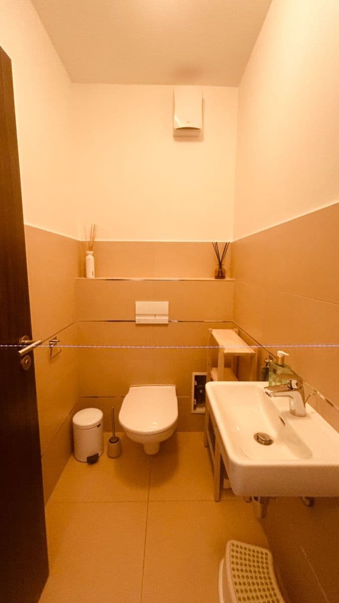 3 bedroom with open-plan kitchen flat to rent, 120 m², Medunova, Prague, Prague 3 bedroom with open-plan kitchen flat to rent, 120 m², Medunova, Prague, Prague