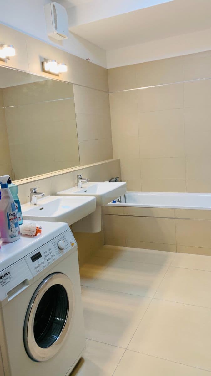 3 bedroom with open-plan kitchen flat to rent, 120 m², Medunova, Prague, Prague 3 bedroom with open-plan kitchen flat to rent, 120 m², Medunova, Prague, Prague