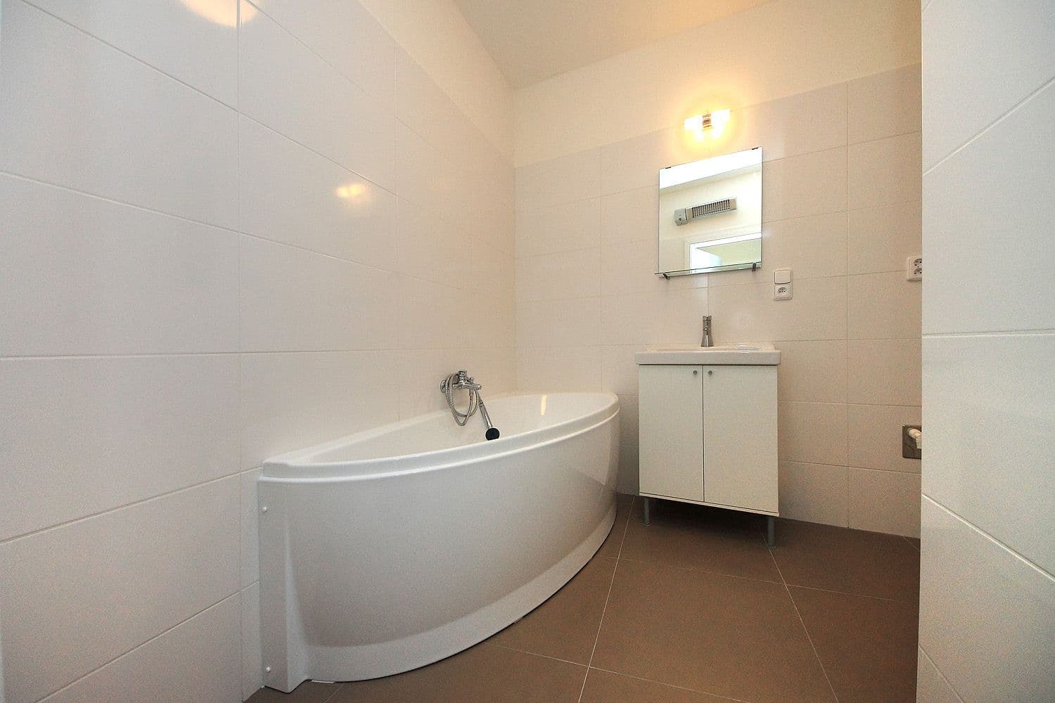 1 bedroom with open-plan kitchen flat to rent, 53 m², Přístavní, Prague, Prague 1 bedroom with open-plan kitchen flat to rent, 53 m², Přístavní, Prague, Prague