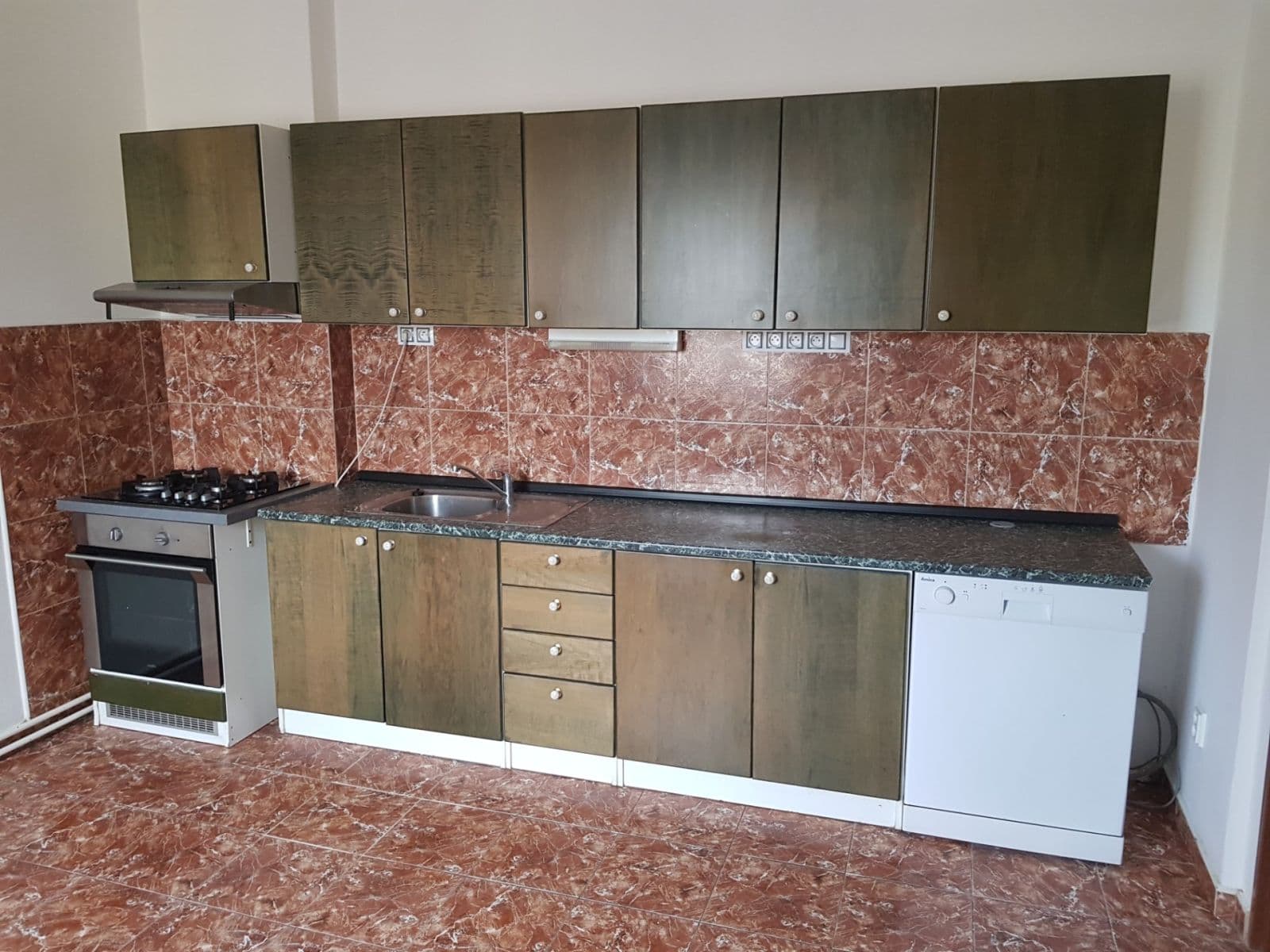 3 bedroom with open-plan kitchen flat to rent, 115 m², Hálkova, Plzeň, Plzeňský Region 3 bedroom with open-plan kitchen flat to rent, 115 m², Hálkova, Plzeň, Plzeňský Region