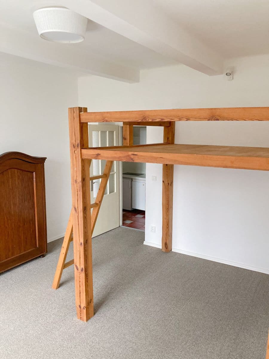 Studio flat to rent, 27 m², Na Vrstvách, Prague, Prague Studio flat to rent, 27 m², Na Vrstvách, Prague, Prague