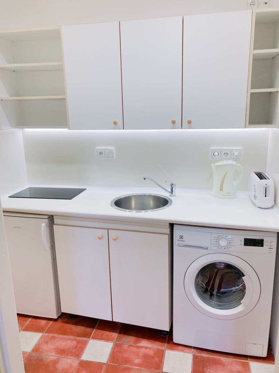 Studio flat to rent, 27 m², Na Vrstvách, Prague, Prague Studio flat to rent, 27 m², Na Vrstvách, Prague, Prague