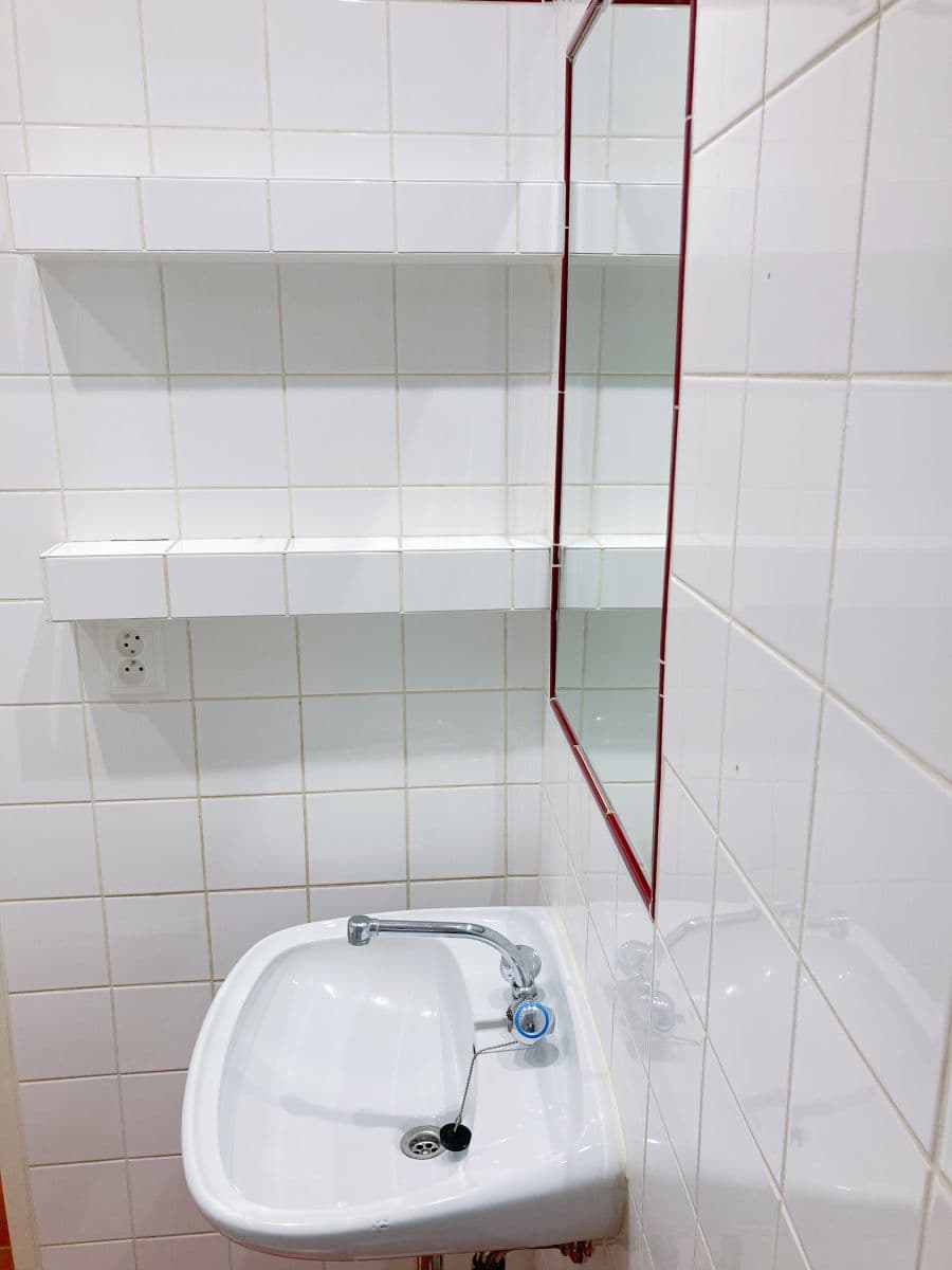 Studio flat to rent, 27 m², Na Vrstvách, Prague, Prague Studio flat to rent, 27 m², Na Vrstvách, Prague, Prague