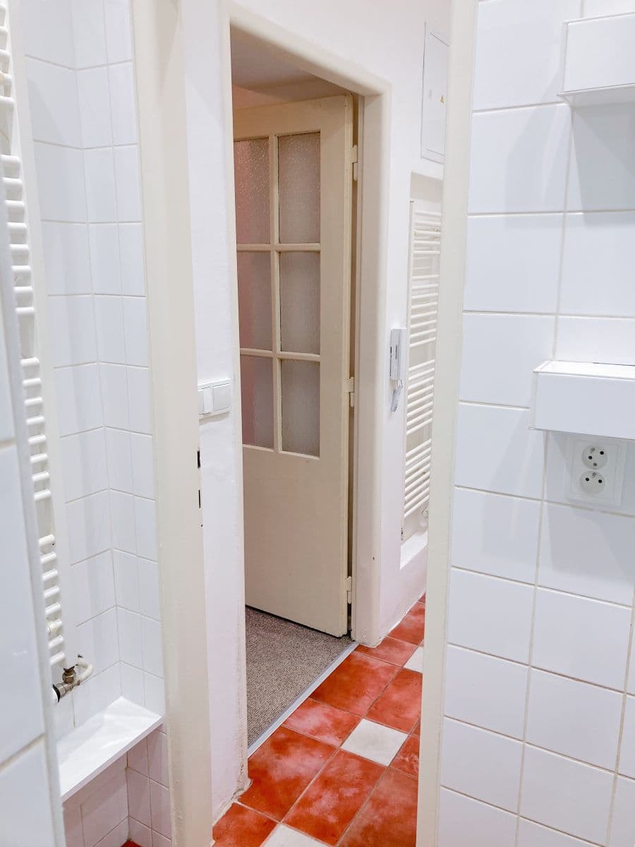 Studio flat to rent, 27 m², Na Vrstvách, Prague, Prague Studio flat to rent, 27 m², Na Vrstvách, Prague, Prague