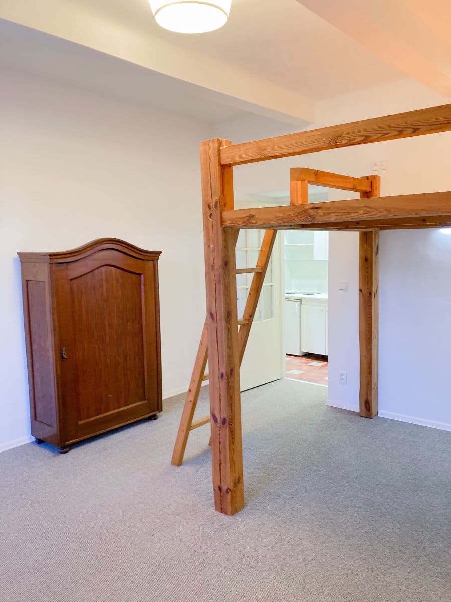 Studio flat to rent, 27 m², Na Vrstvách, Prague, Prague Studio flat to rent, 27 m², Na Vrstvách, Prague, Prague