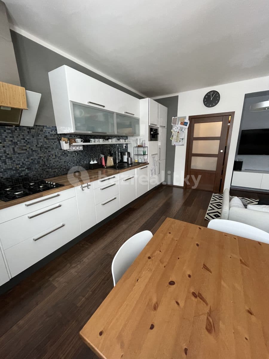 2 bedroom with open-plan kitchen flat to rent, 74 m², Jeremenkova, Prague, Prague 2 bedroom with open-plan kitchen flat to rent, 74 m², Jeremenkova, Prague, Prague