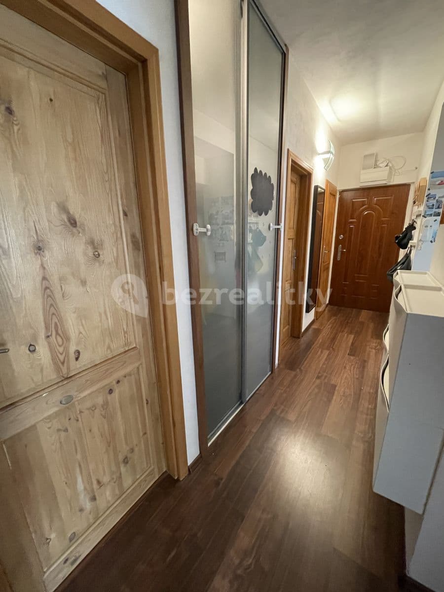 2 bedroom with open-plan kitchen flat to rent, 74 m², Jeremenkova, Prague, Prague 2 bedroom with open-plan kitchen flat to rent, 74 m², Jeremenkova, Prague, Prague