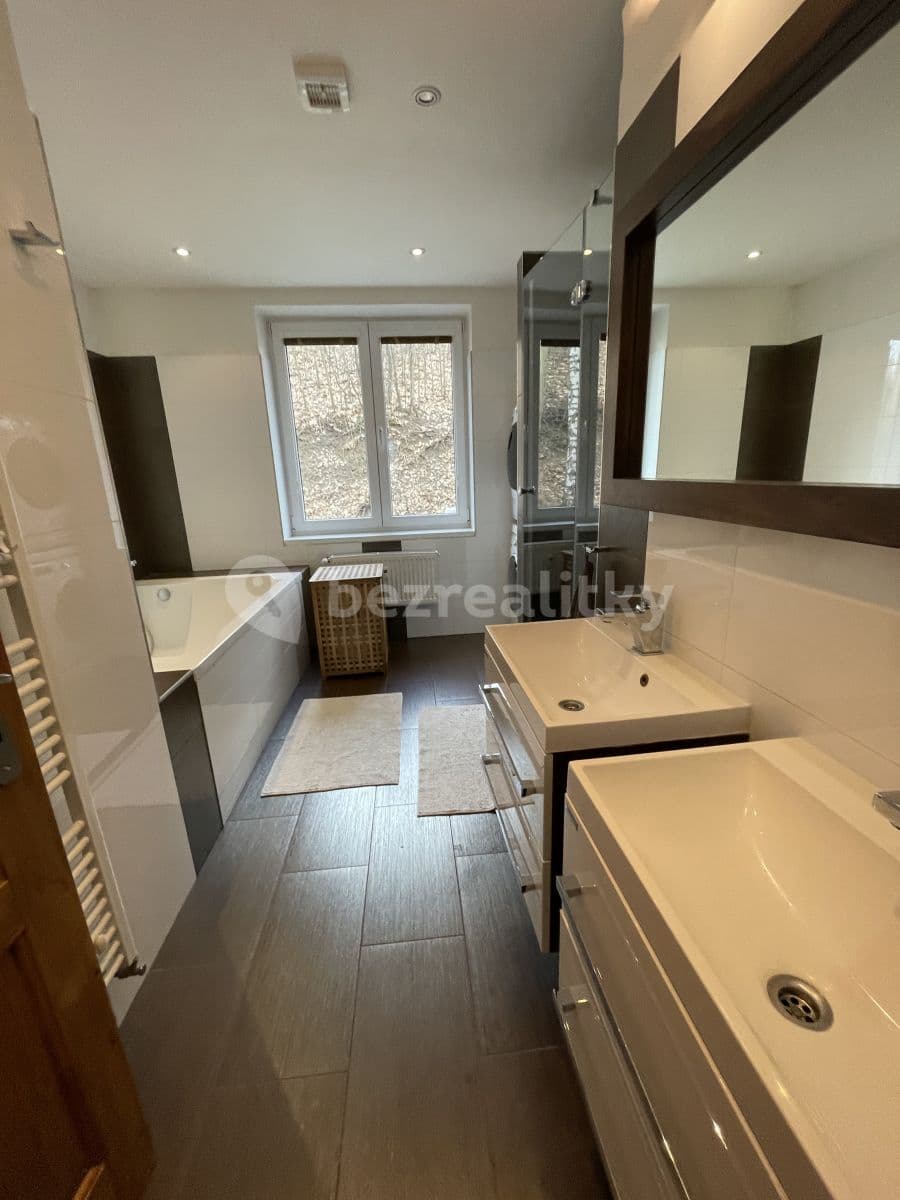 2 bedroom with open-plan kitchen flat to rent, 74 m², Jeremenkova, Prague, Prague 2 bedroom with open-plan kitchen flat to rent, 74 m², Jeremenkova, Prague, Prague