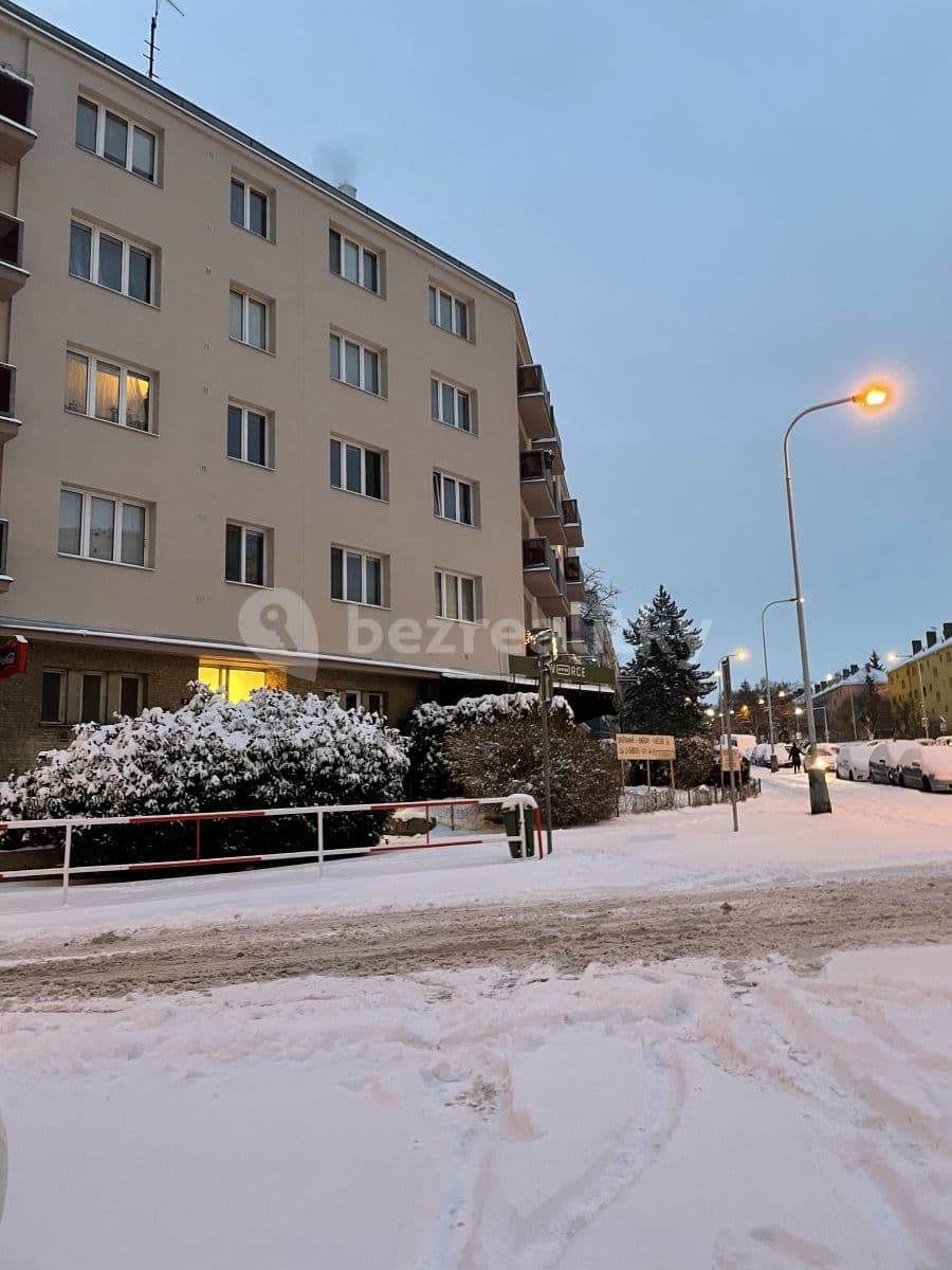 2 bedroom with open-plan kitchen flat to rent, 74 m², Jeremenkova, Prague, Prague 2 bedroom with open-plan kitchen flat to rent, 74 m², Jeremenkova, Prague, Prague