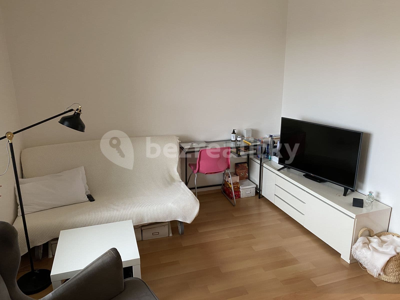 1 bedroom with open-plan kitchen flat to rent, 64 m², Pavla Beneše, Prague, Prague 1 bedroom with open-plan kitchen flat to rent, 64 m², Pavla Beneše, Prague, Prague