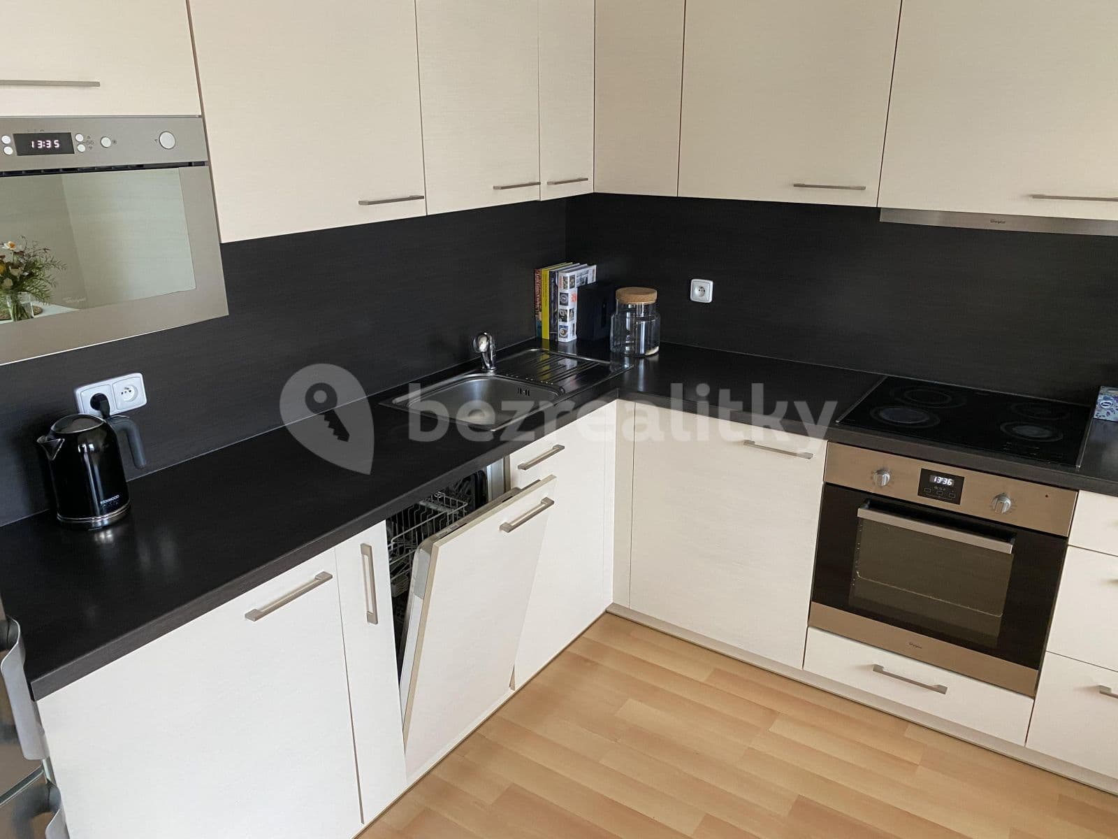 1 bedroom with open-plan kitchen flat to rent, 64 m², Pavla Beneše, Prague, Prague 1 bedroom with open-plan kitchen flat to rent, 64 m², Pavla Beneše, Prague, Prague