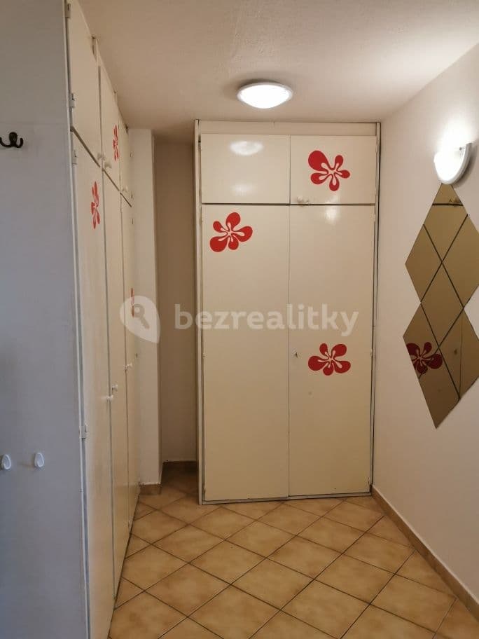 1 bedroom with open-plan kitchen flat to rent, 46 m², Roškotova, Prague, Prague 1 bedroom with open-plan kitchen flat to rent, 46 m², Roškotova, Prague, Prague