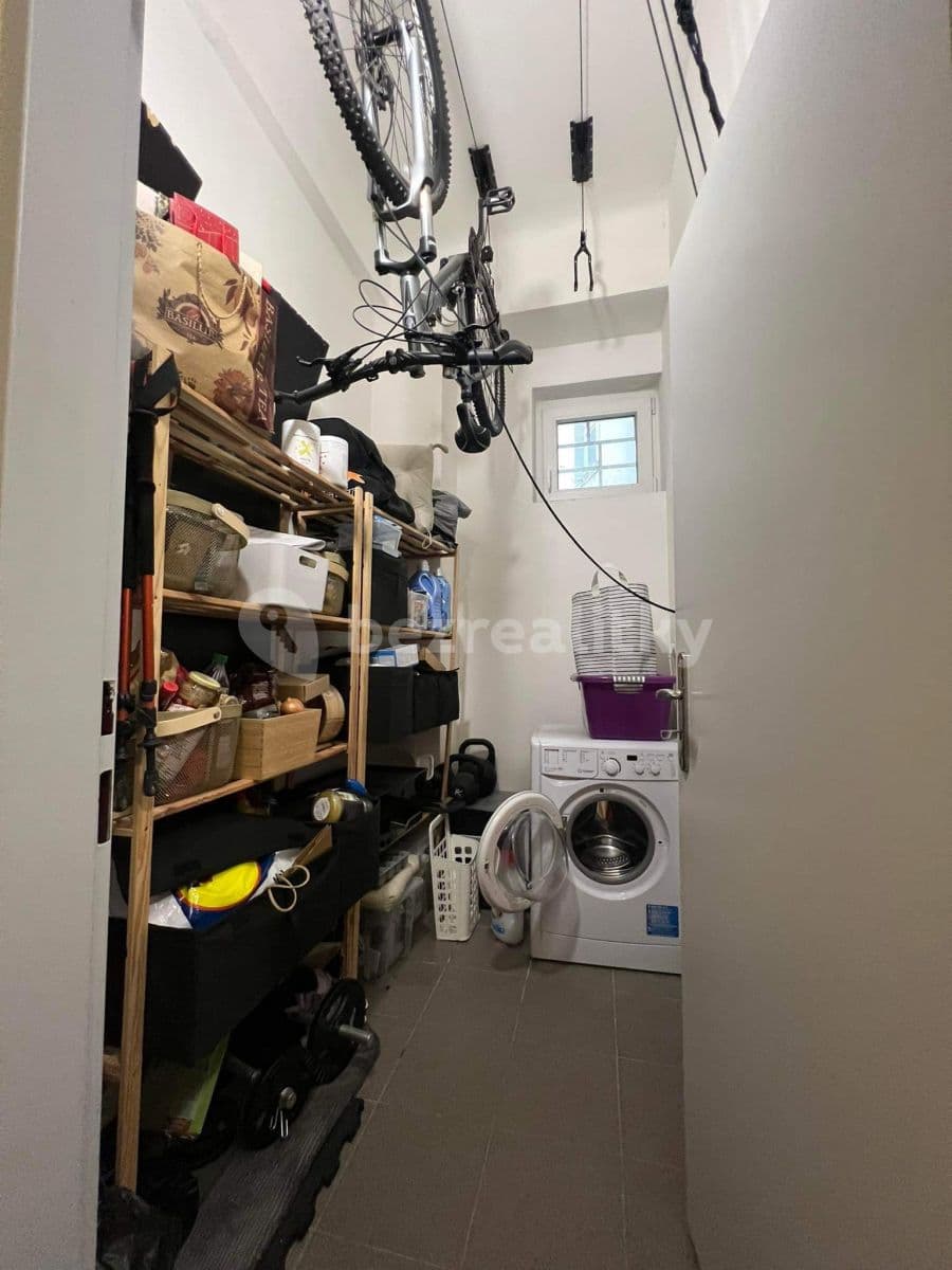 1 bedroom with open-plan kitchen flat to rent, 46 m², Na Spojce, Prague, Prague 1 bedroom with open-plan kitchen flat to rent, 46 m², Na Spojce, Prague, Prague
